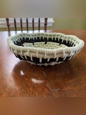 Handmade Woven Rope Basket Bowl w/ Scalloped Top – Sage Green & Black